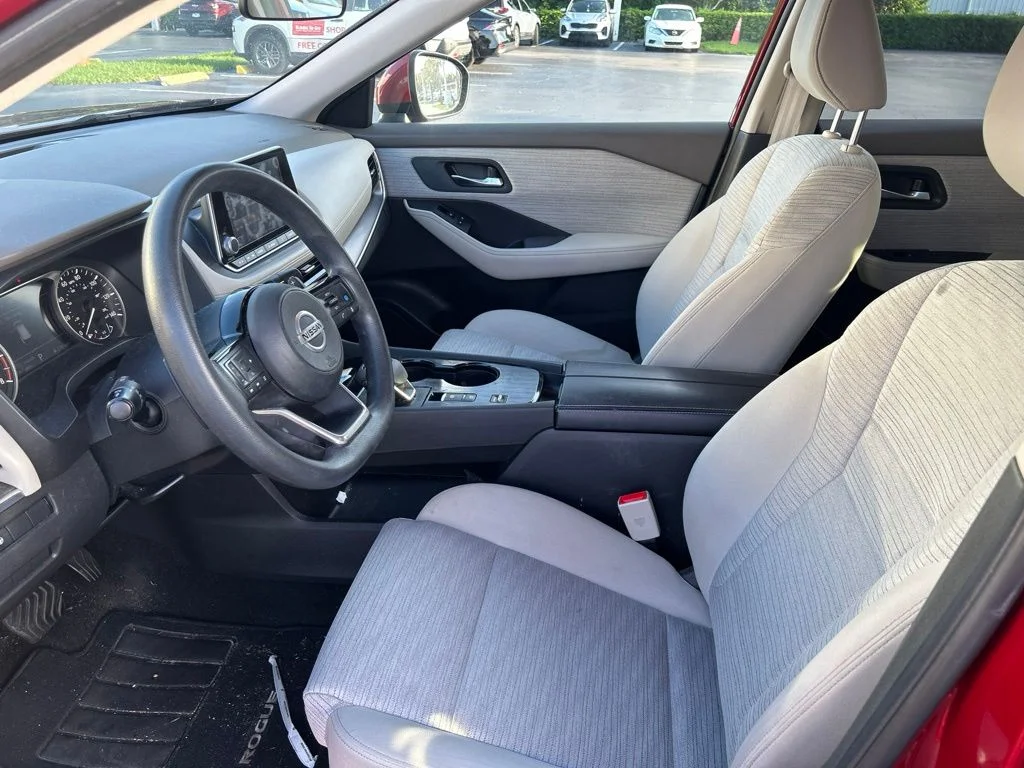 Used 2021 Scarlet Ember Nissan SV image 10