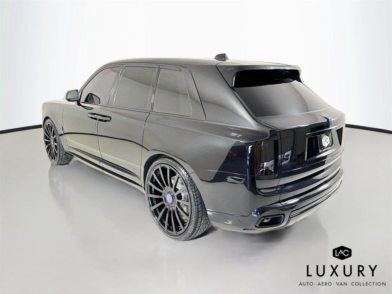 Used 2020 Black Diamond Rolls-Royce Starlight Headliner | 26