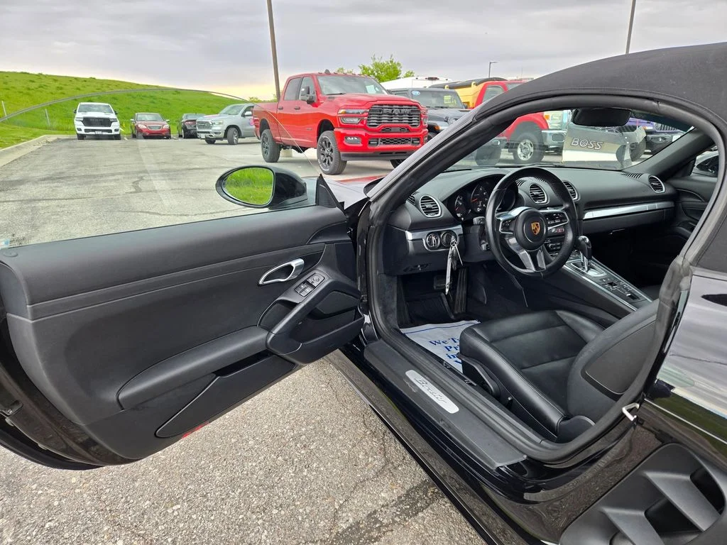 Used 2019 Black Porsche Base image 12