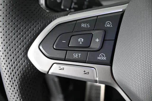 New 2026 Deep Black Pearl Volkswagen SE R-Line Black image 23