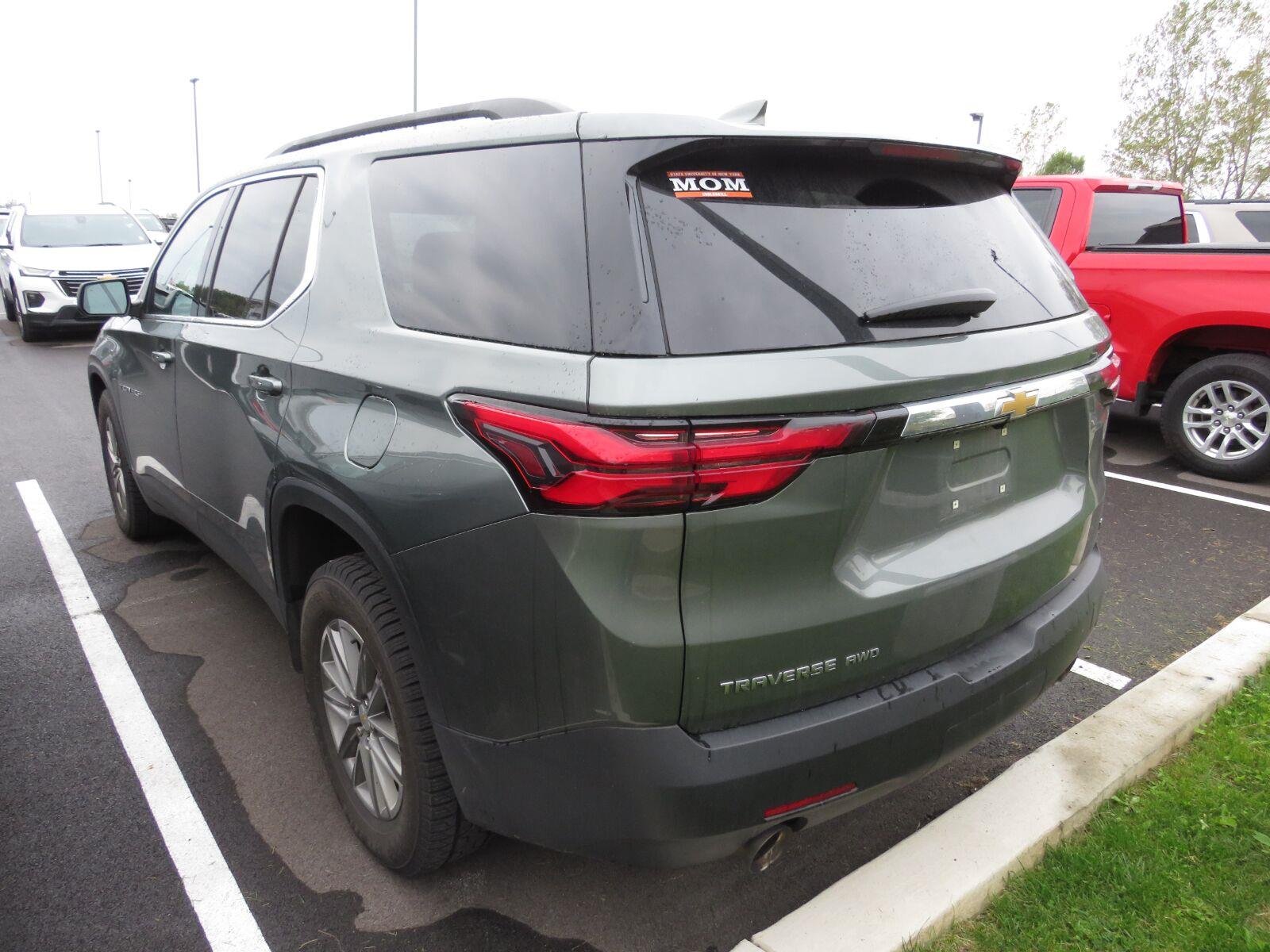Used 2023 Silver Sage Metallic Chevrolet LT Cloth image 10