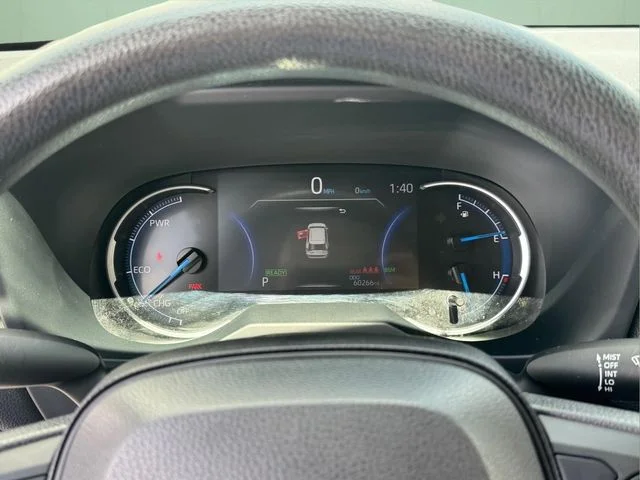 Used 2023 White Toyota LE image 19