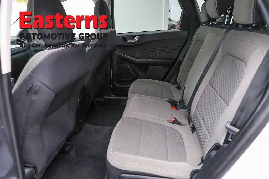 Used 2021 White Ford SE image 21