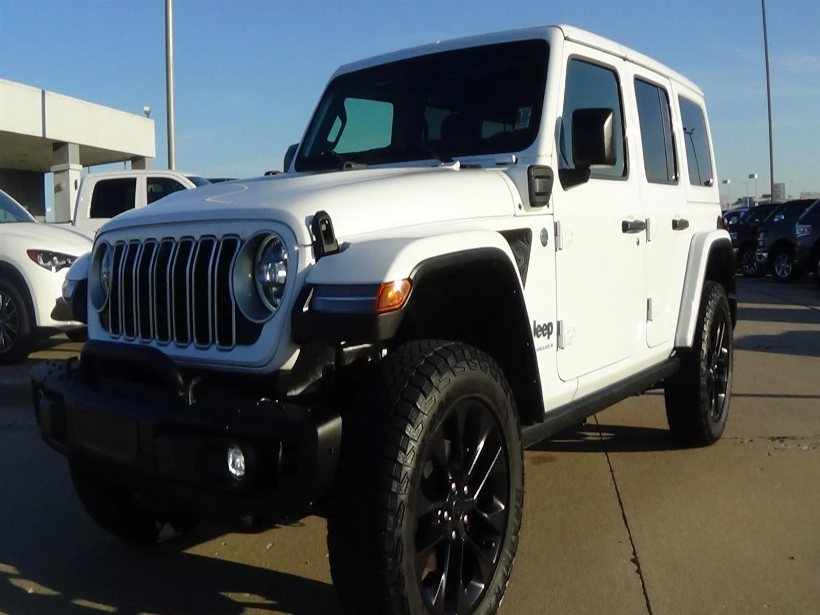 Certified Used 2025 Bright White Clear Coat (pw7) Jeep Backcountry 4xe image 2