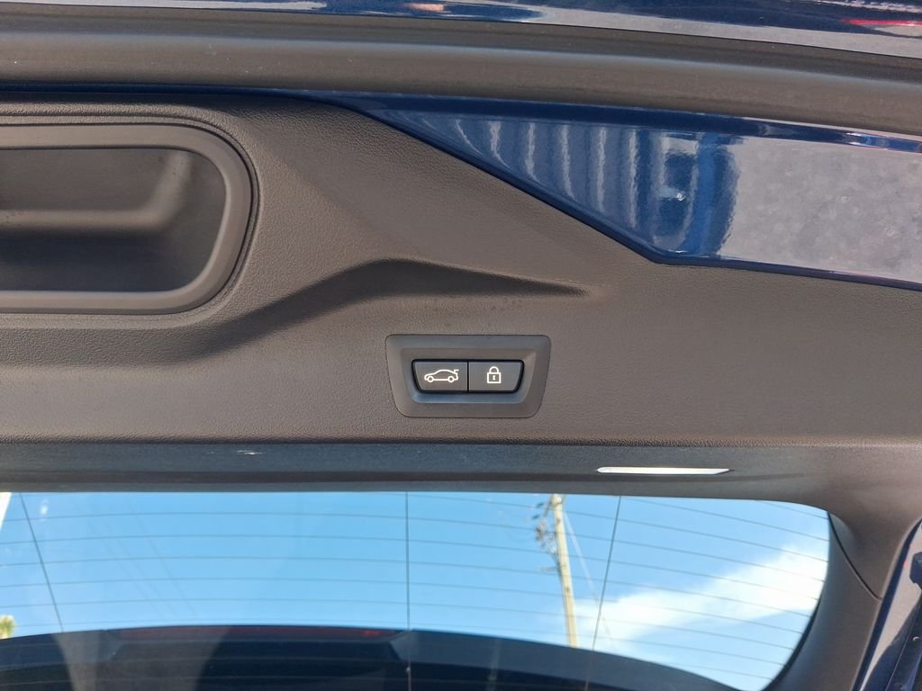 Used 2021 Blue BMW sDrive40i image 13