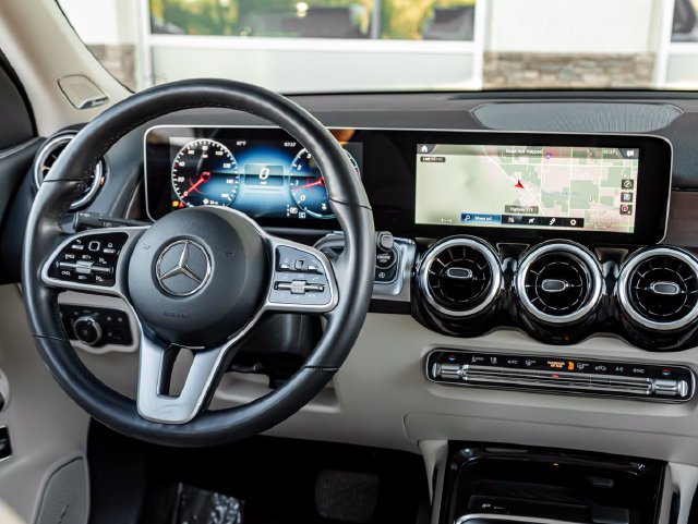 Used 2021 Patagonia Red Metallic Mercedes-Benz GLB 250 image 30