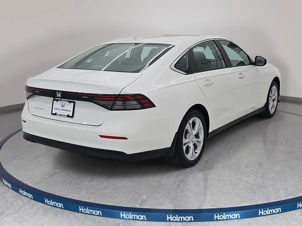 New 2026 Platinum White Pearl Honda LX image 6