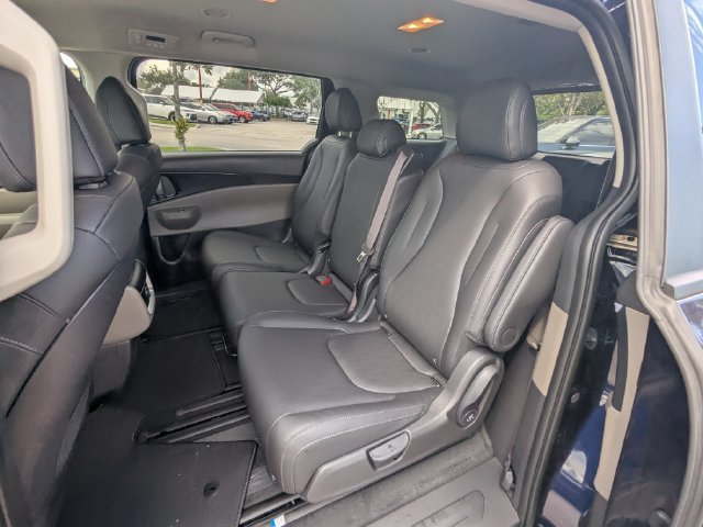 New 2027 Deep Chroma Blue Kia LXS image 14
