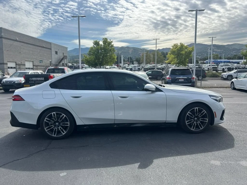 Used 2024 Mineral White Metallic BMW 530i xDrive image 5