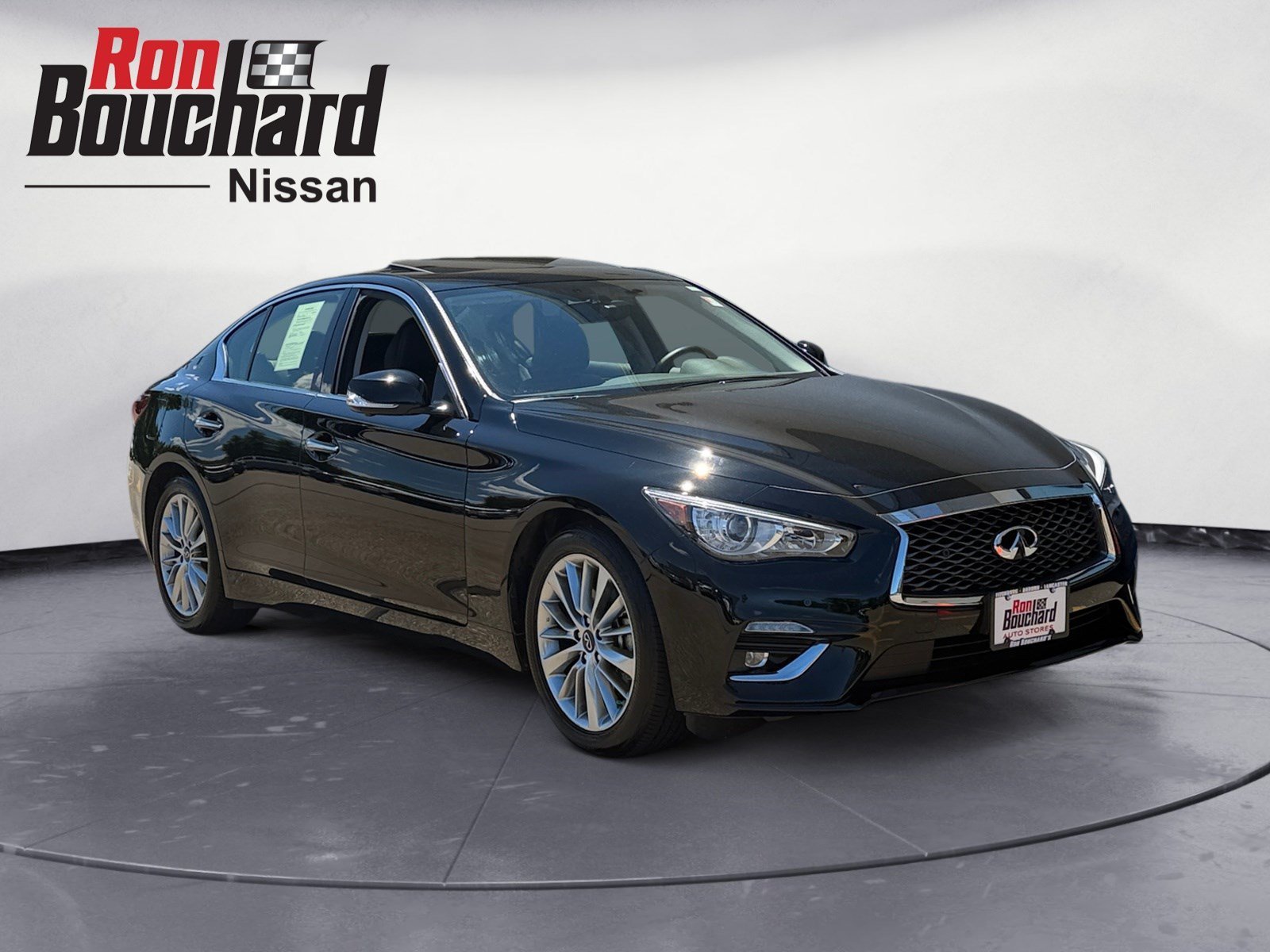 Used 2023 Black Obsidian INFINITI LUXE image 1