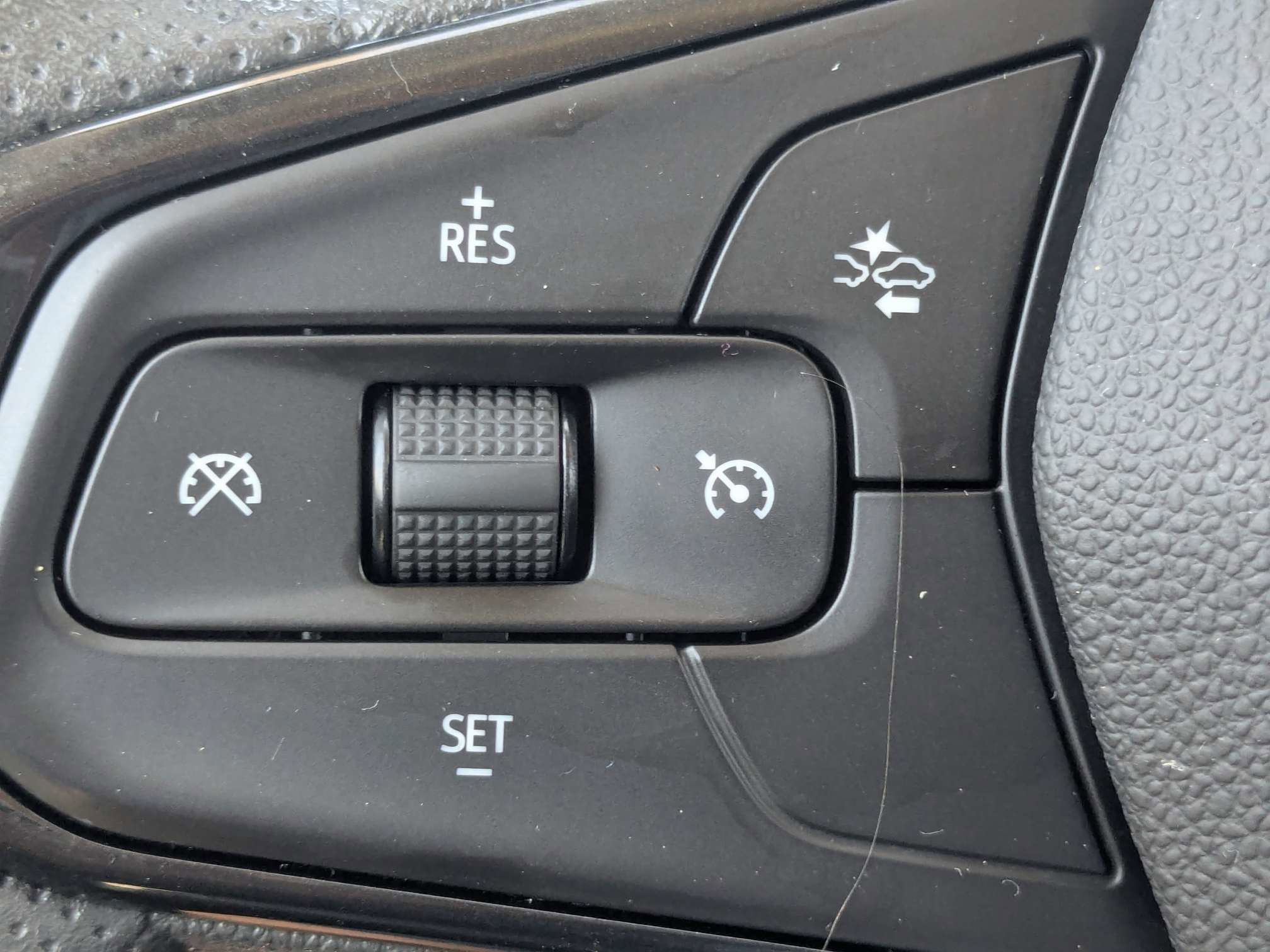 Used 2025 Mosaic Black Metallic Chevrolet LT image 30