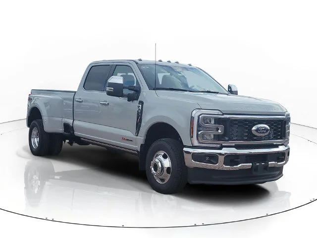 New 2026 Avalanche Ford Lariat image 3