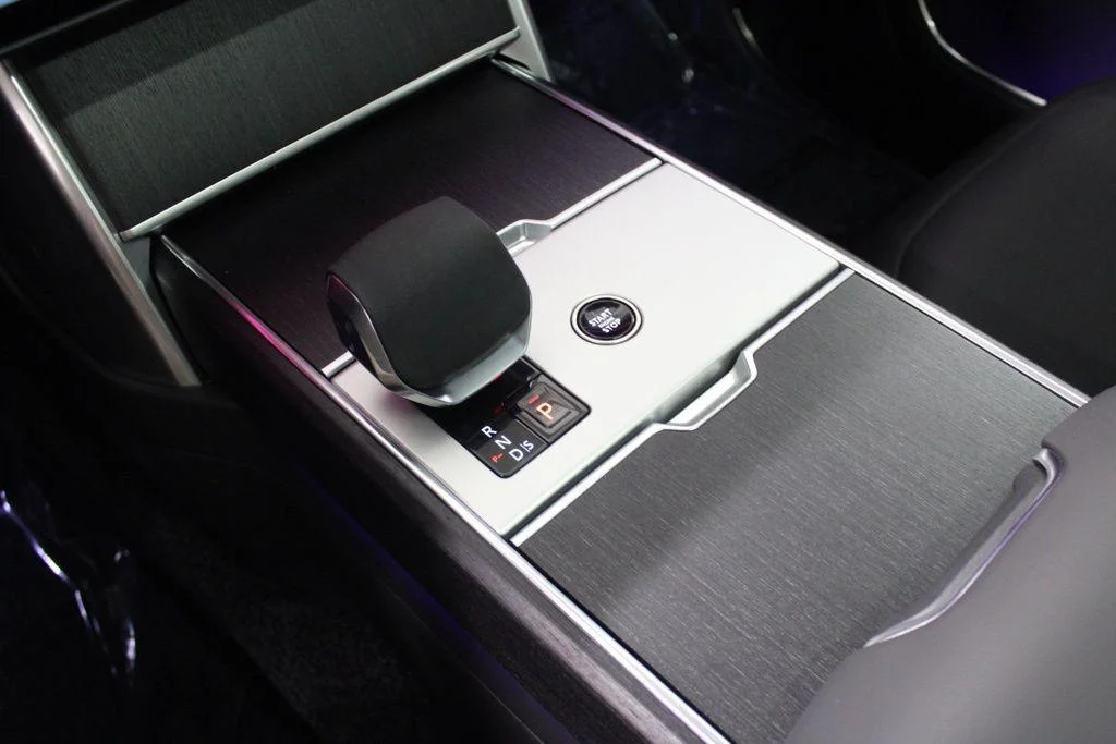 New 2026 Santorini Black Land Rover SE image 37