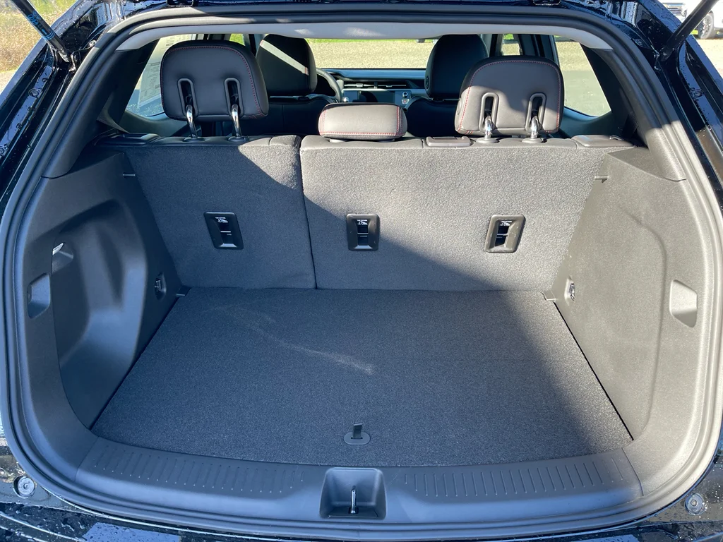 2027 Chevrolet Bolt RS - Photo 9