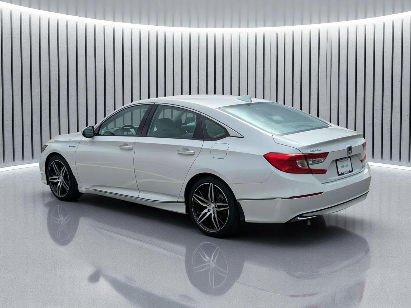 Used 2022 Platinum White Pearl Honda Touring image 8