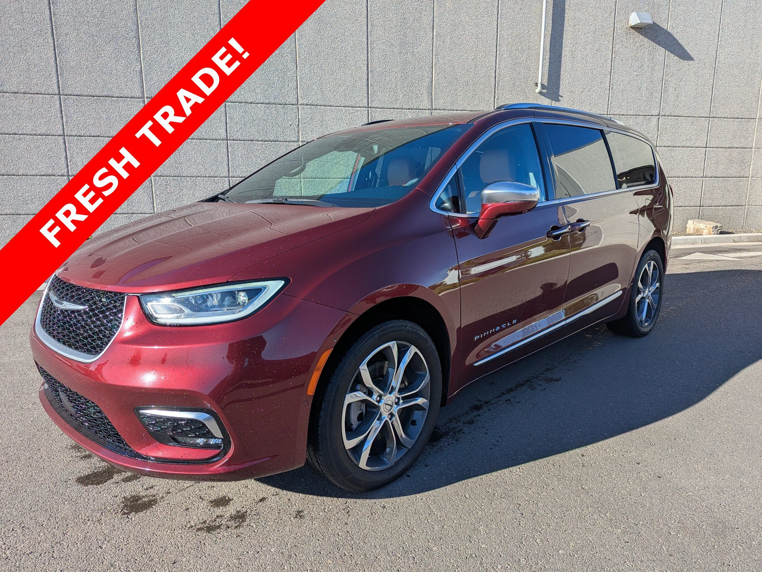 2022 Chrysler Pacifica Pinnacle's photo