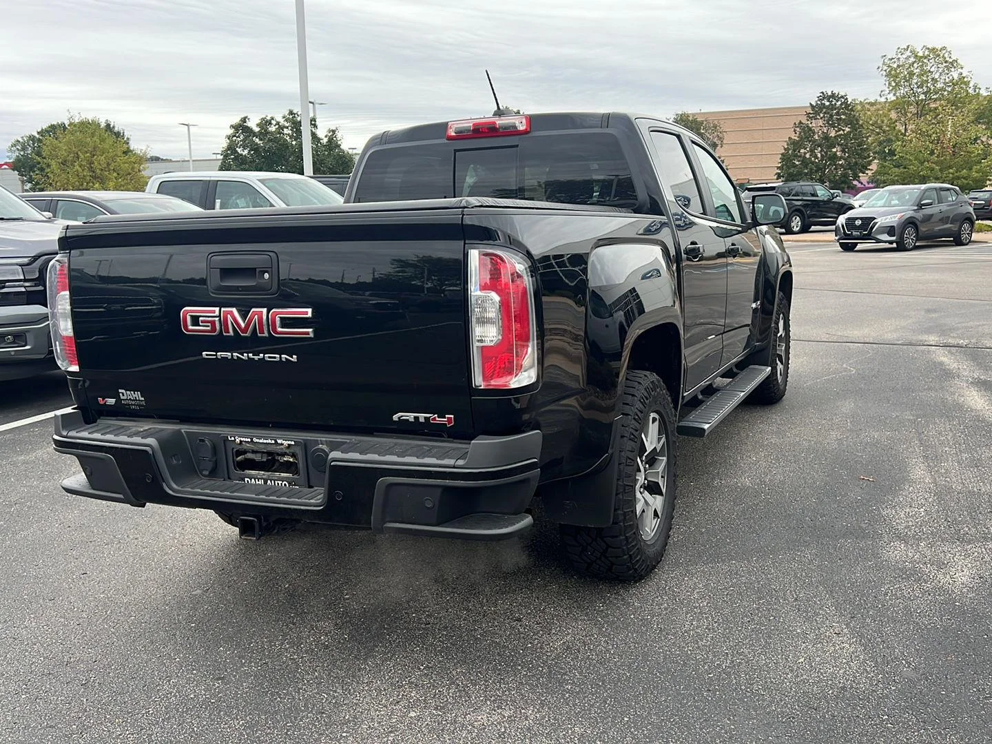 Used 2021 Onyx Black GMC 4WD AT4 w/Cloth image 6