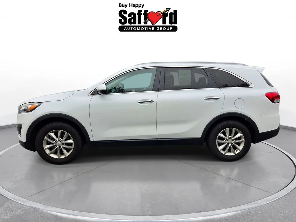 Used 2017 White Kia LX image 11