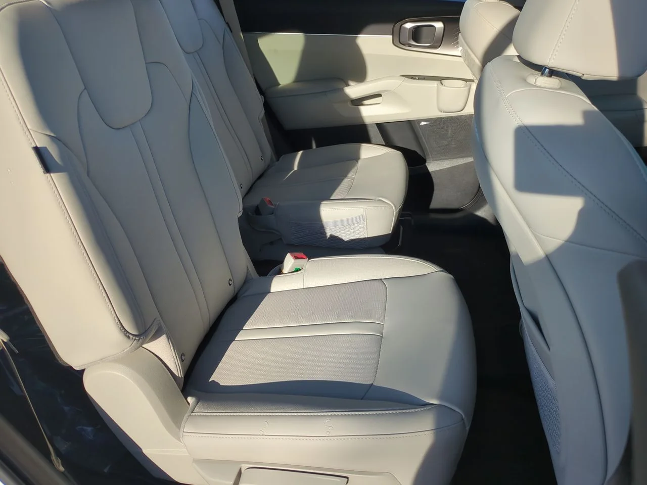 New 2026 Snow White Pearl Kia EX image 28