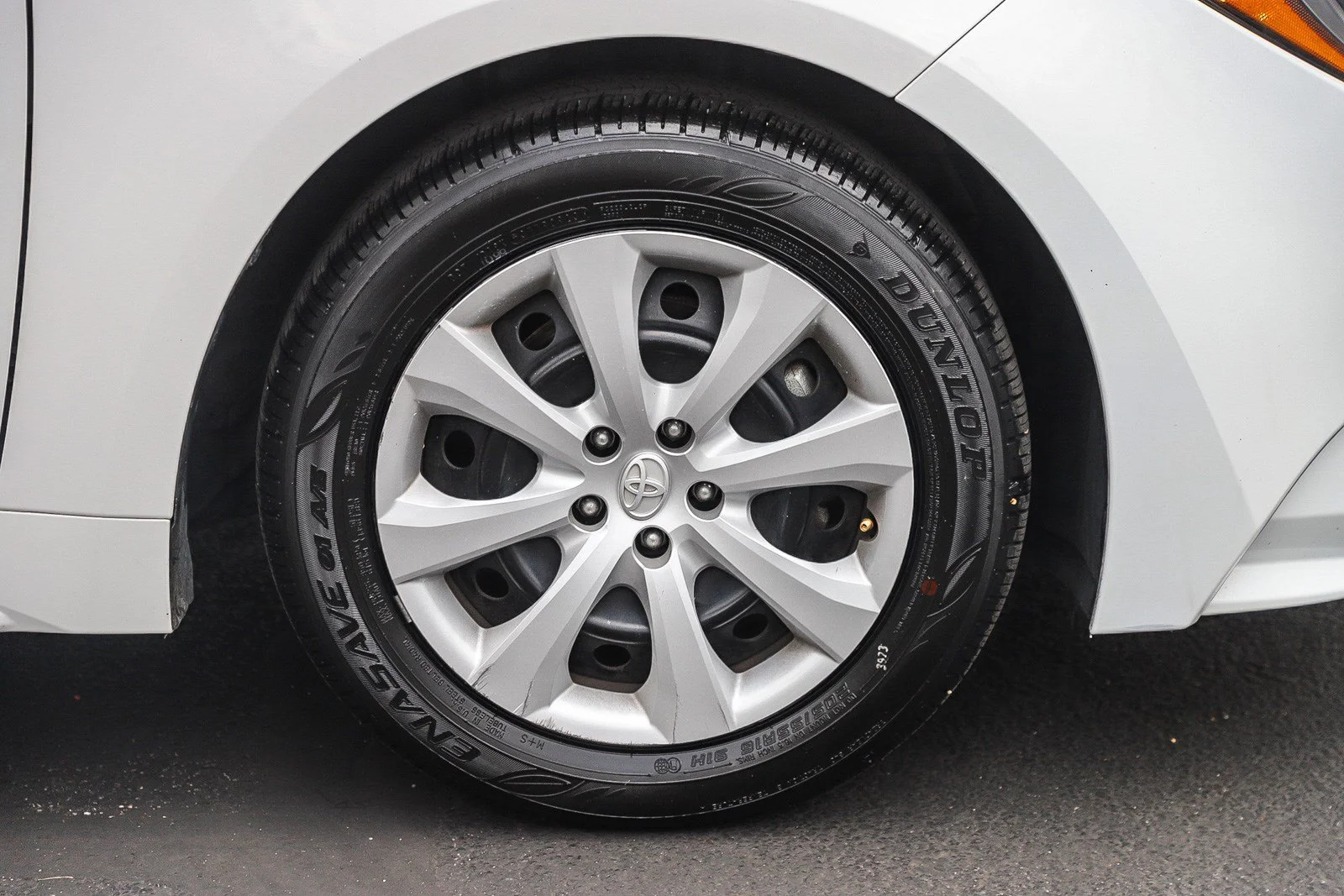 Used 2024 Ice Cap Toyota LE image 10