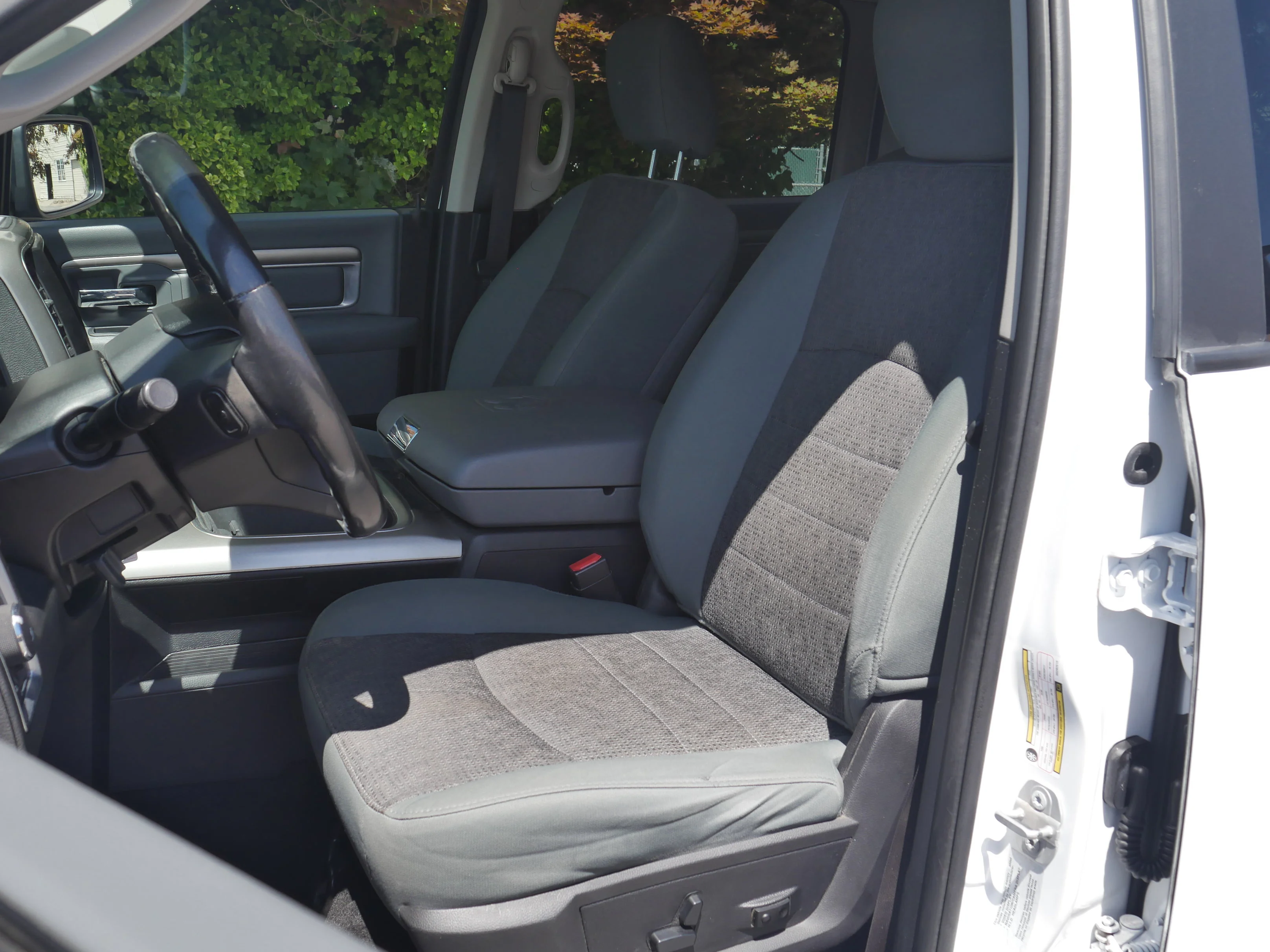 Used 2016 Pearl White Ram Big Horn image 30