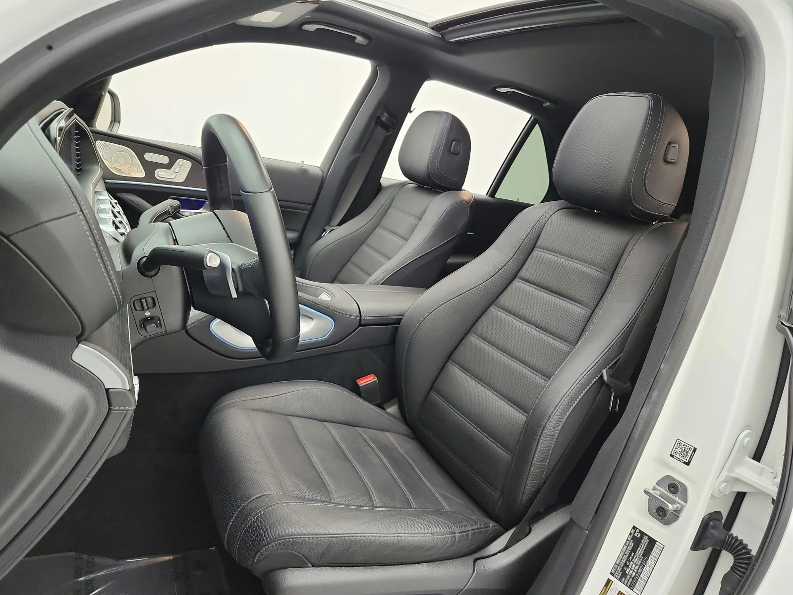 Used 2024 Polar White Mercedes-Benz GLE 450 4MATIC® SUV image 10