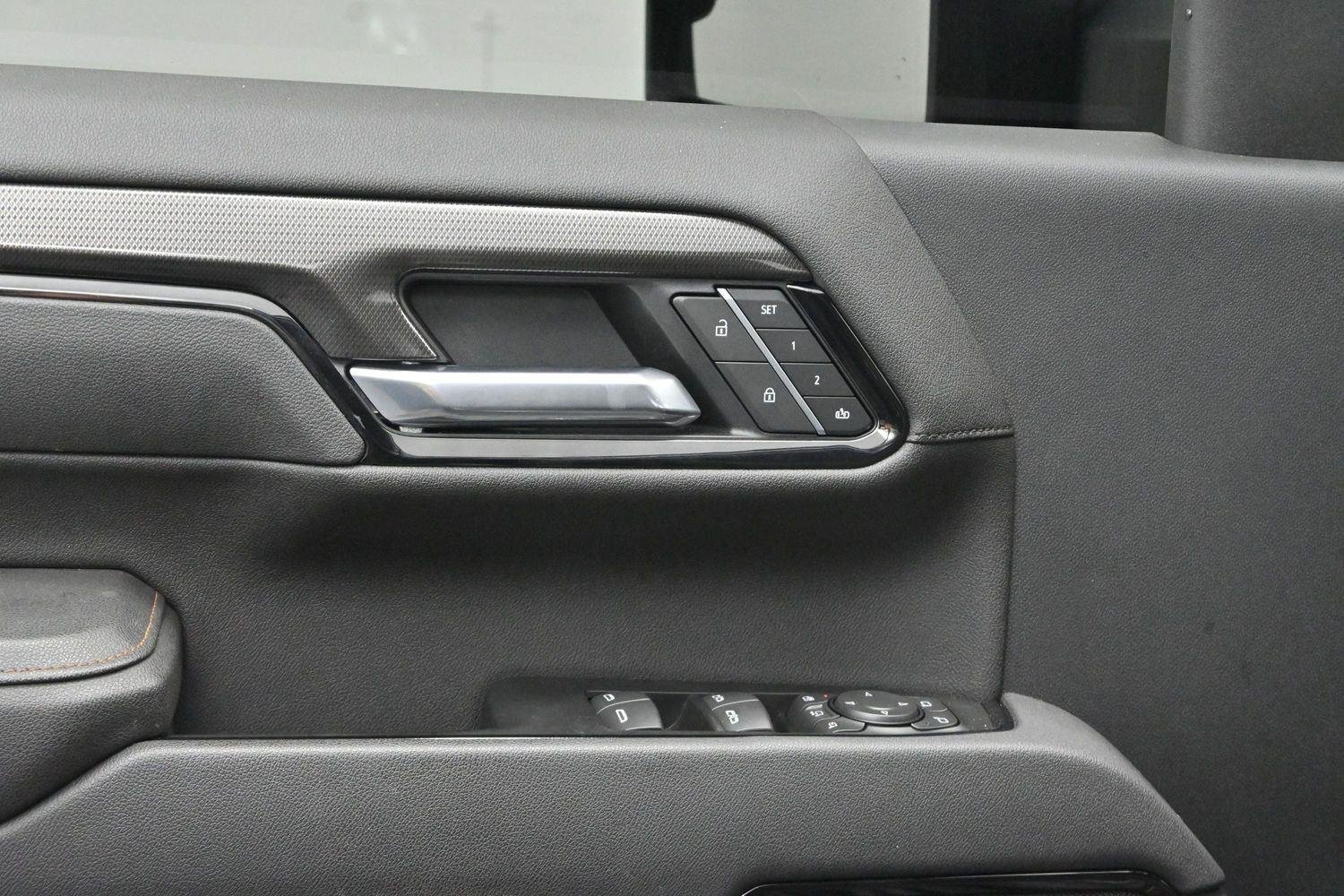 Used 2025 Onyx Black GMC AT4 image 11