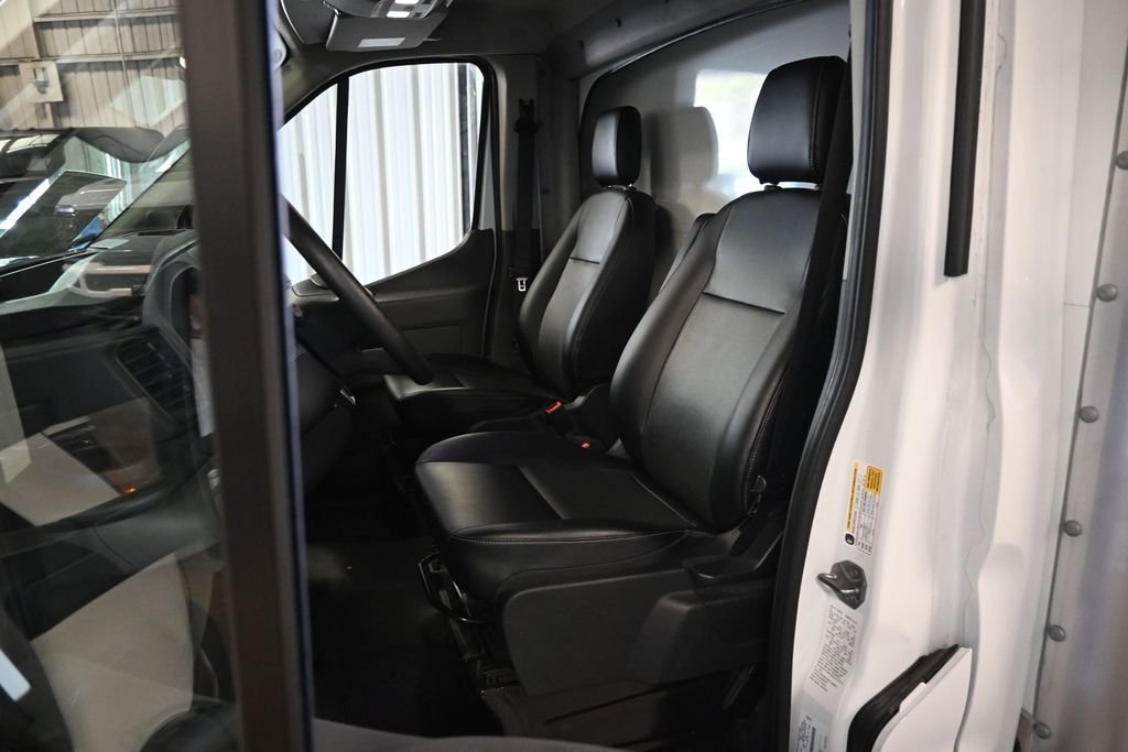 New 2024 Oxford White Ford T-350 image 10