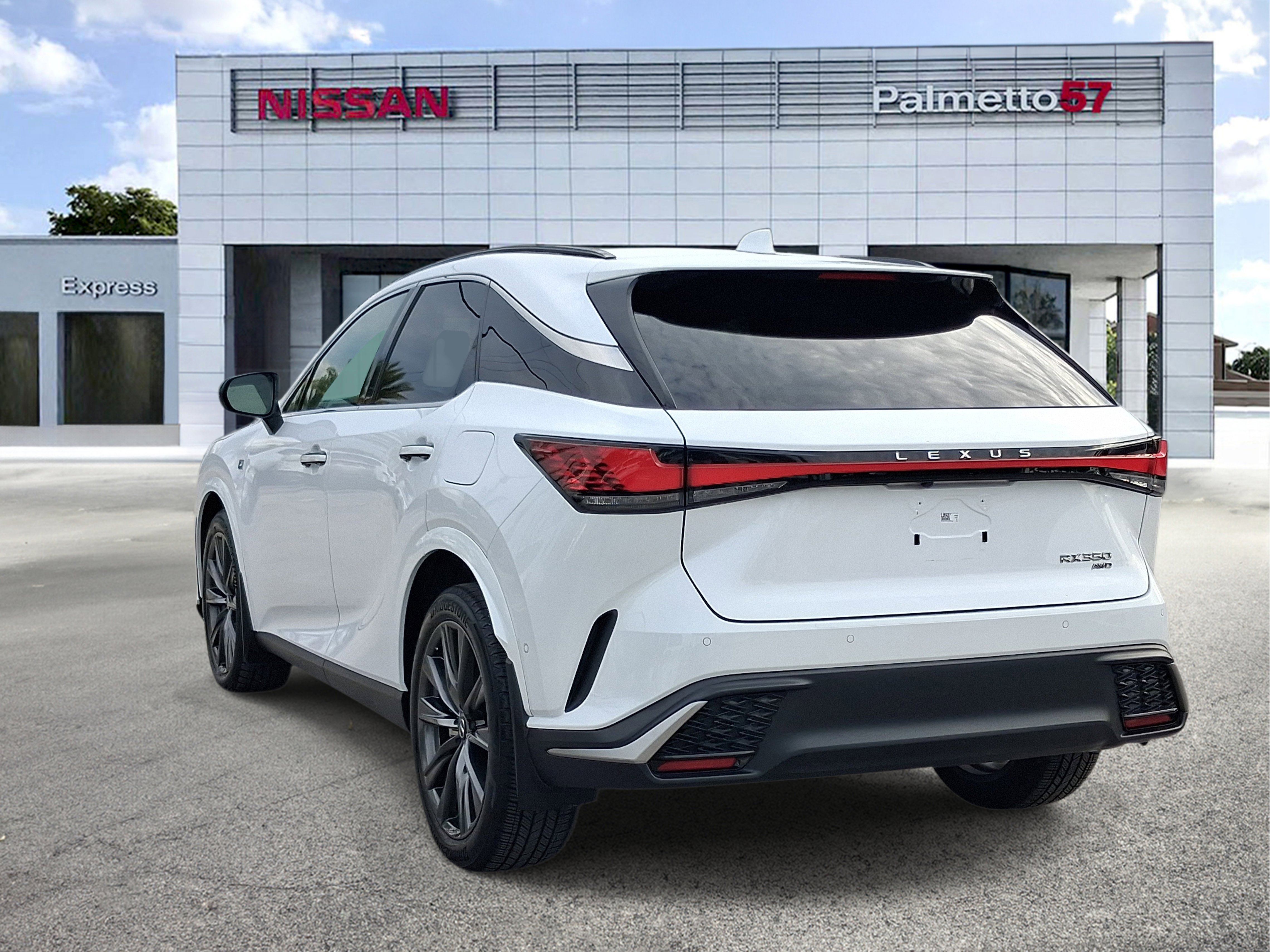 Used 2024 White Lexus 350 F Sport Handling image 4