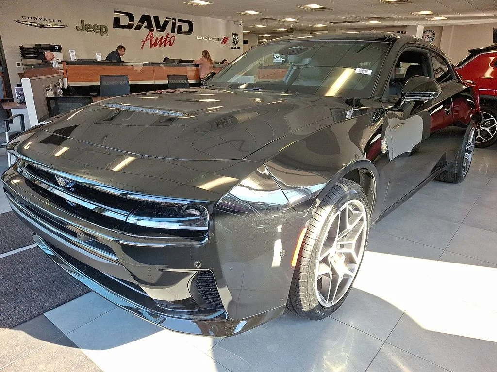 New 2026 Diamond Black Crystal Pearlcoat Dodge R/T Scat Pack image 2
