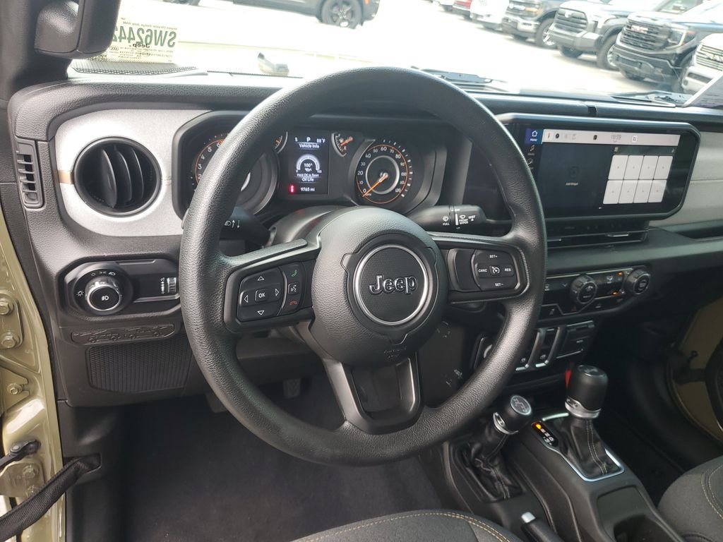 Used 2025 Green Jeep Sport image 12
