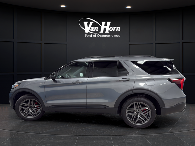 Used 2026 Carbonized Gray Metallic Ford ST-Line image 4