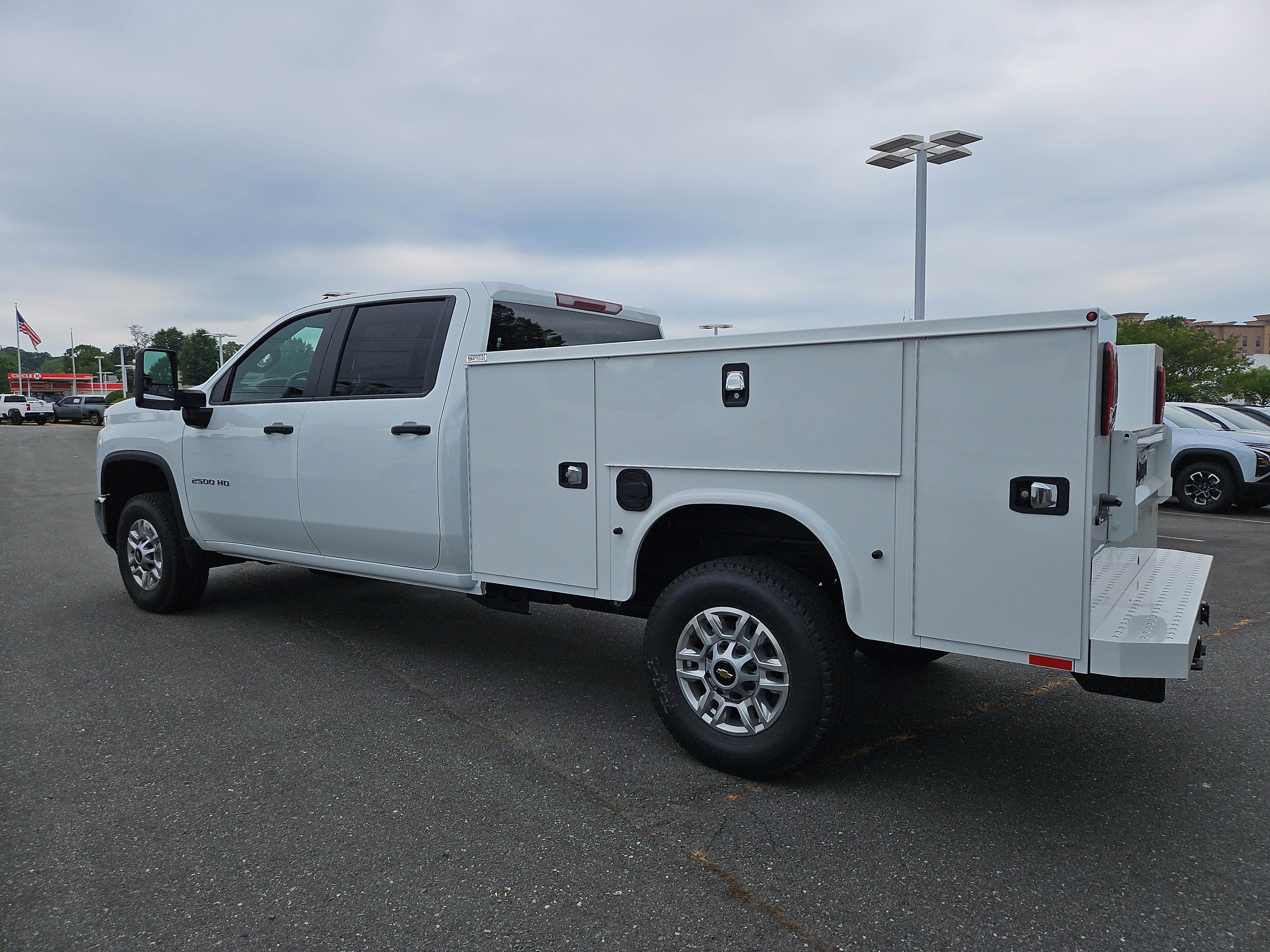 New 2026 Summit White Chevrolet WT image 3