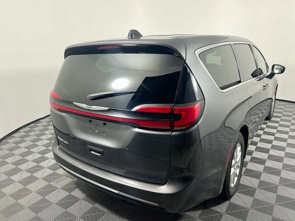 Used 2023 Gray Chrysler Touring L image 3