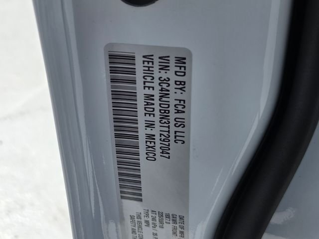 New 2026 Bright White Clear-Coat Exterior Paint Jeep Latitude image 32