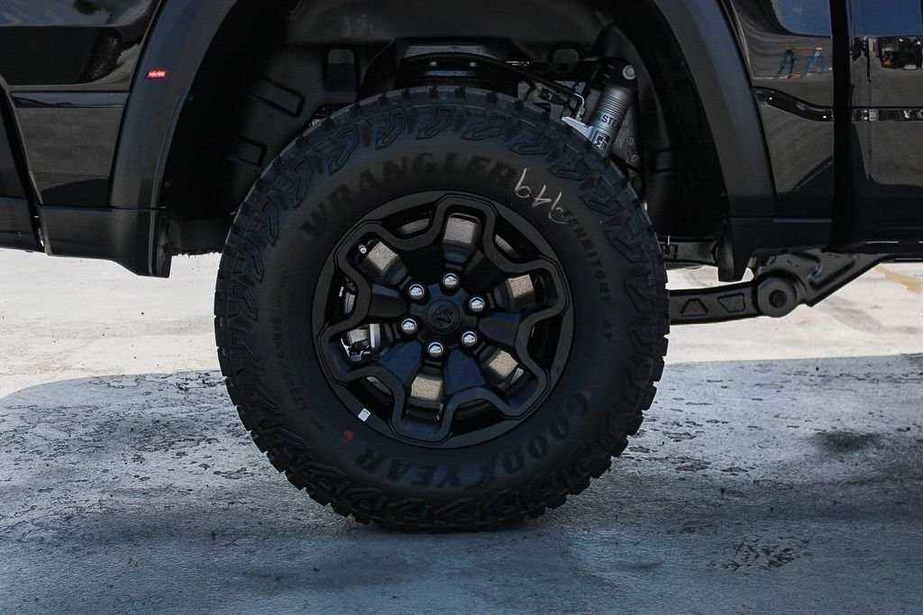 New 2026 Diamond Black Crystal Pearlcoat Ram RHO image 12