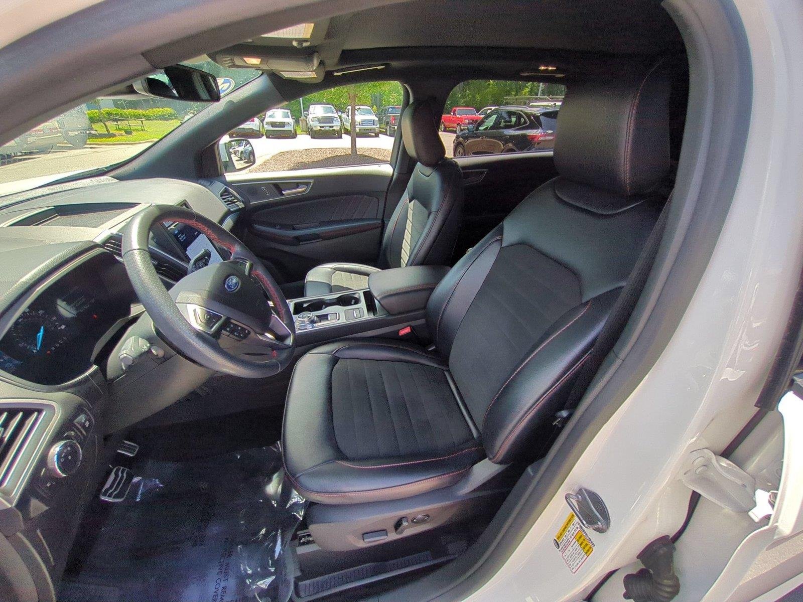 Used 2022 Star White Metallic Tri-Coat Ford ST-Line image 18