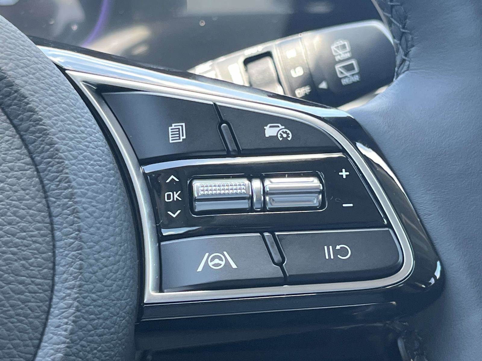 New 2026 Snow White Pearl Kia S image 26