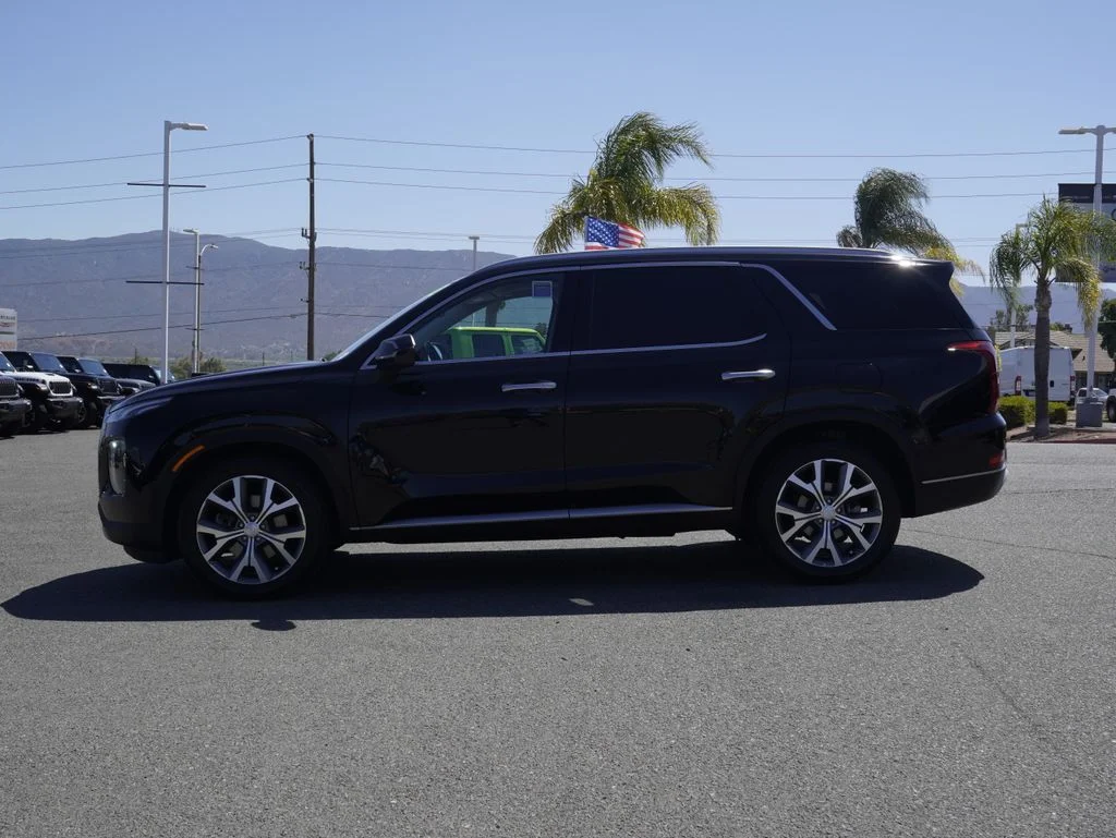 Certified Used 2022 Black Hyundai SEL image 6