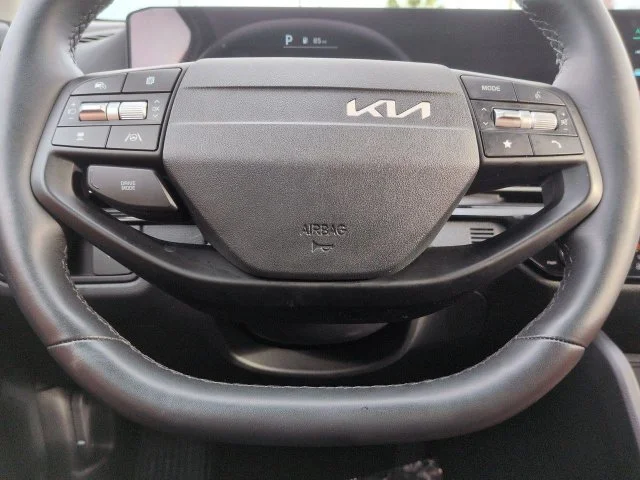 Certified Used 2026 Glacial White Pearl Kia LX image 27