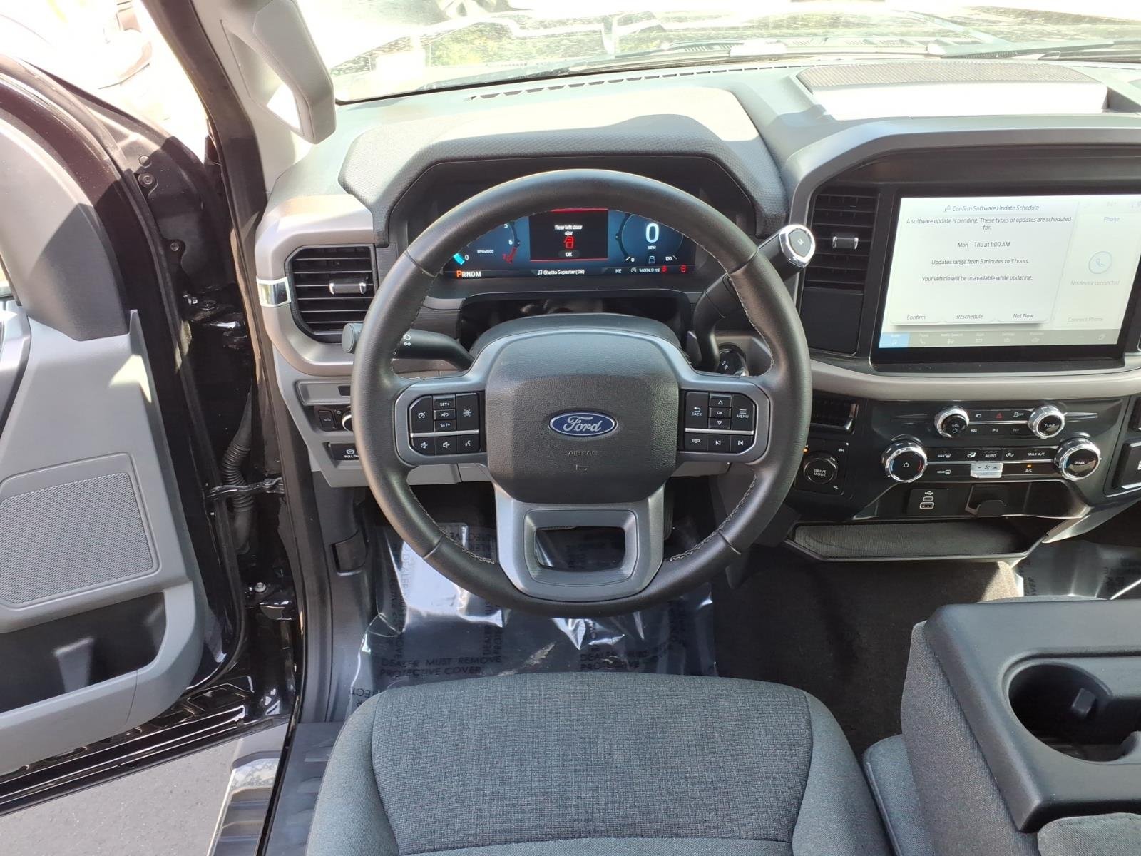 Used 2025 Black Metallic Ford XLT image 17
