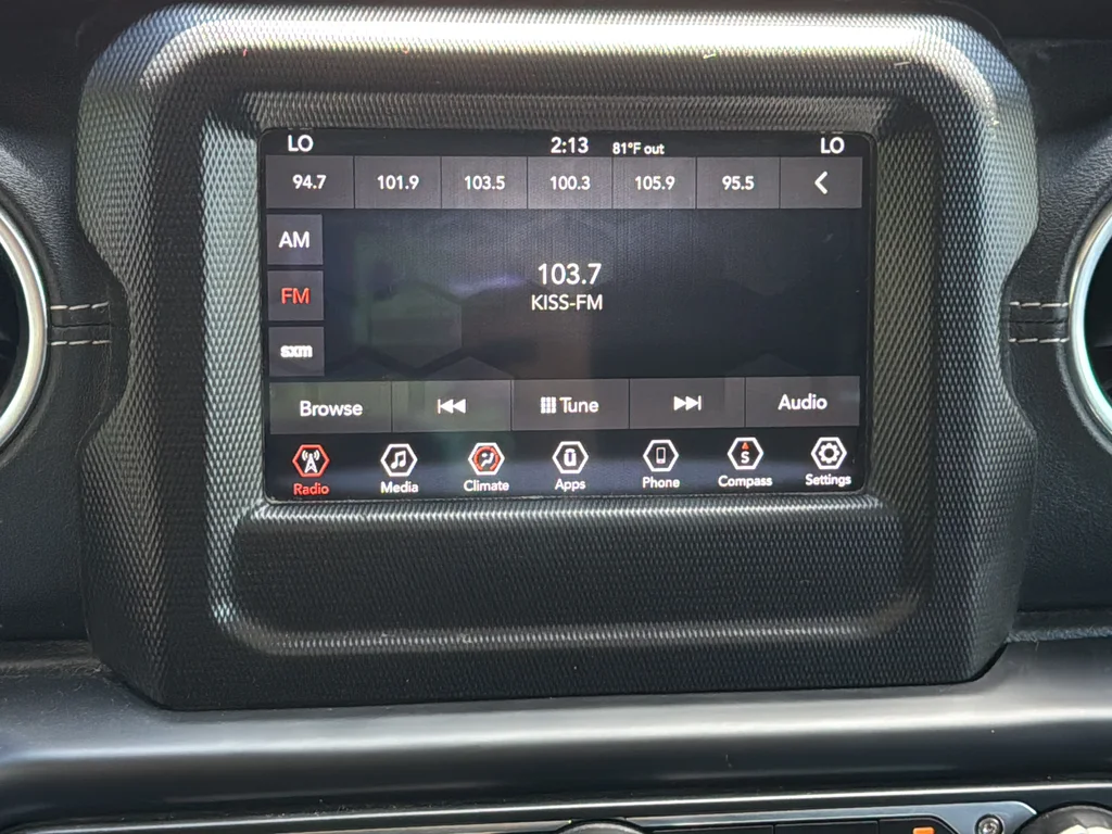 Used 2018 Gray Jeep Unlimited Sahara image 15
