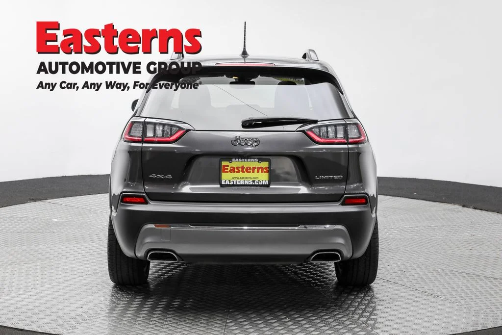 Used 2022 Gray Jeep Limited image 6