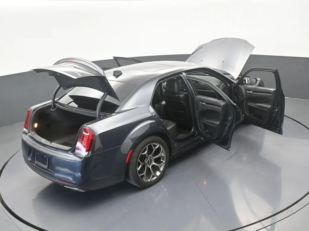 Used 2018 Maximum Steel Metallic Clearcoat Chrysler S image 69