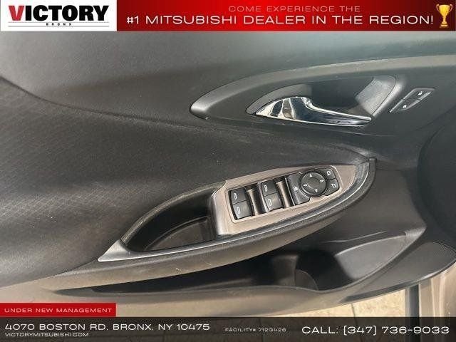 Used 2022 Gray Chevrolet LT image 27