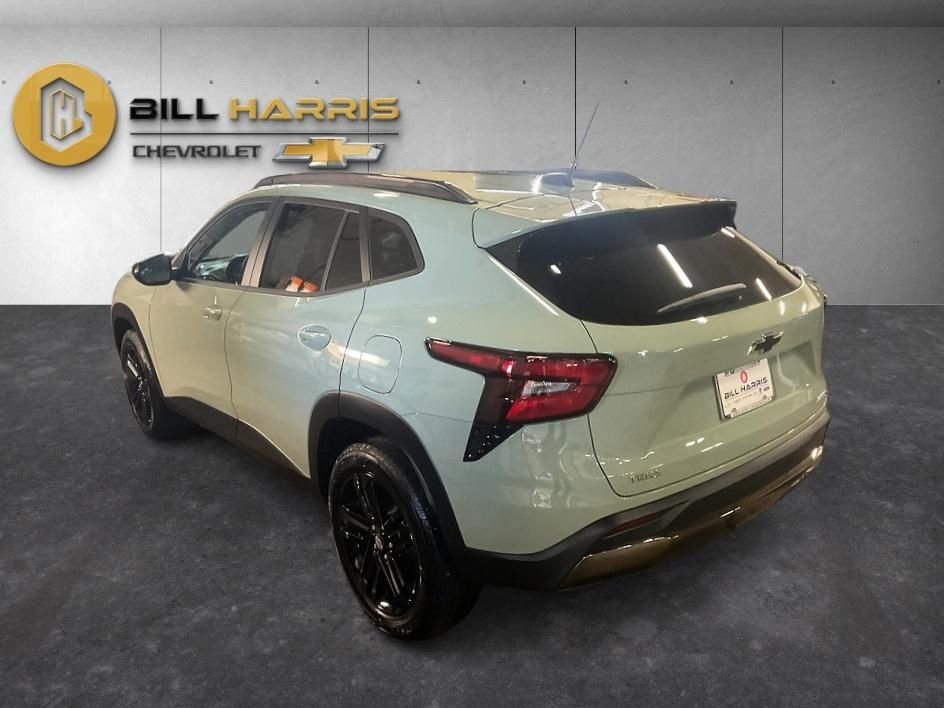 Used 2025 Green Chevrolet ACTIV image 12