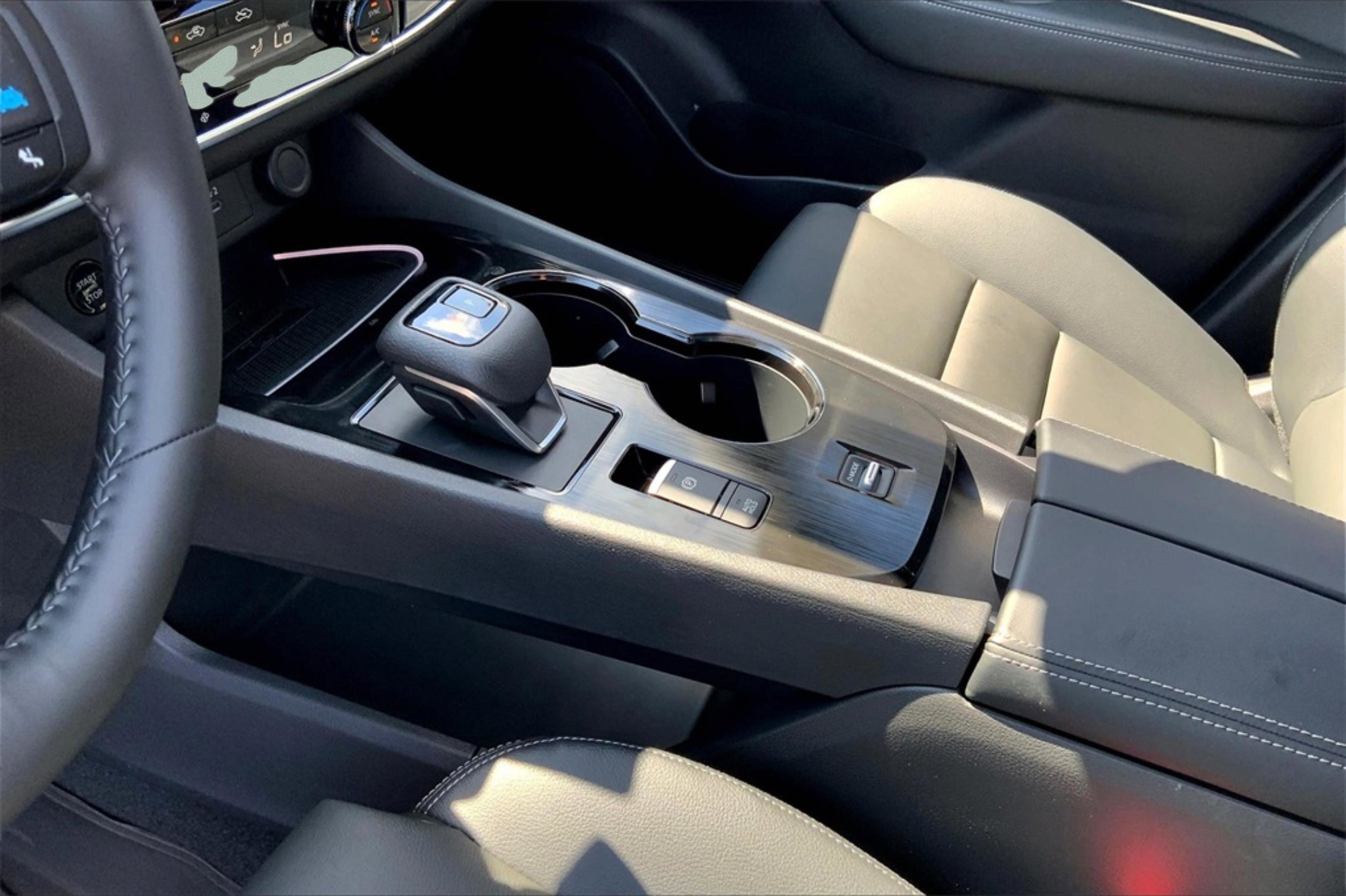 2025 Nissan Rogue SL - Photo 8