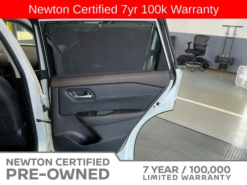 Certified Used 2023 Pearl White Tricoat/Super Black Nissan SL image 47