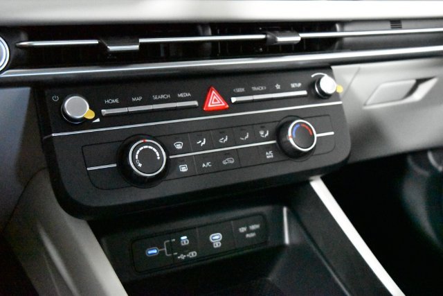 New 2026 Black Hyundai SE AWD image 21