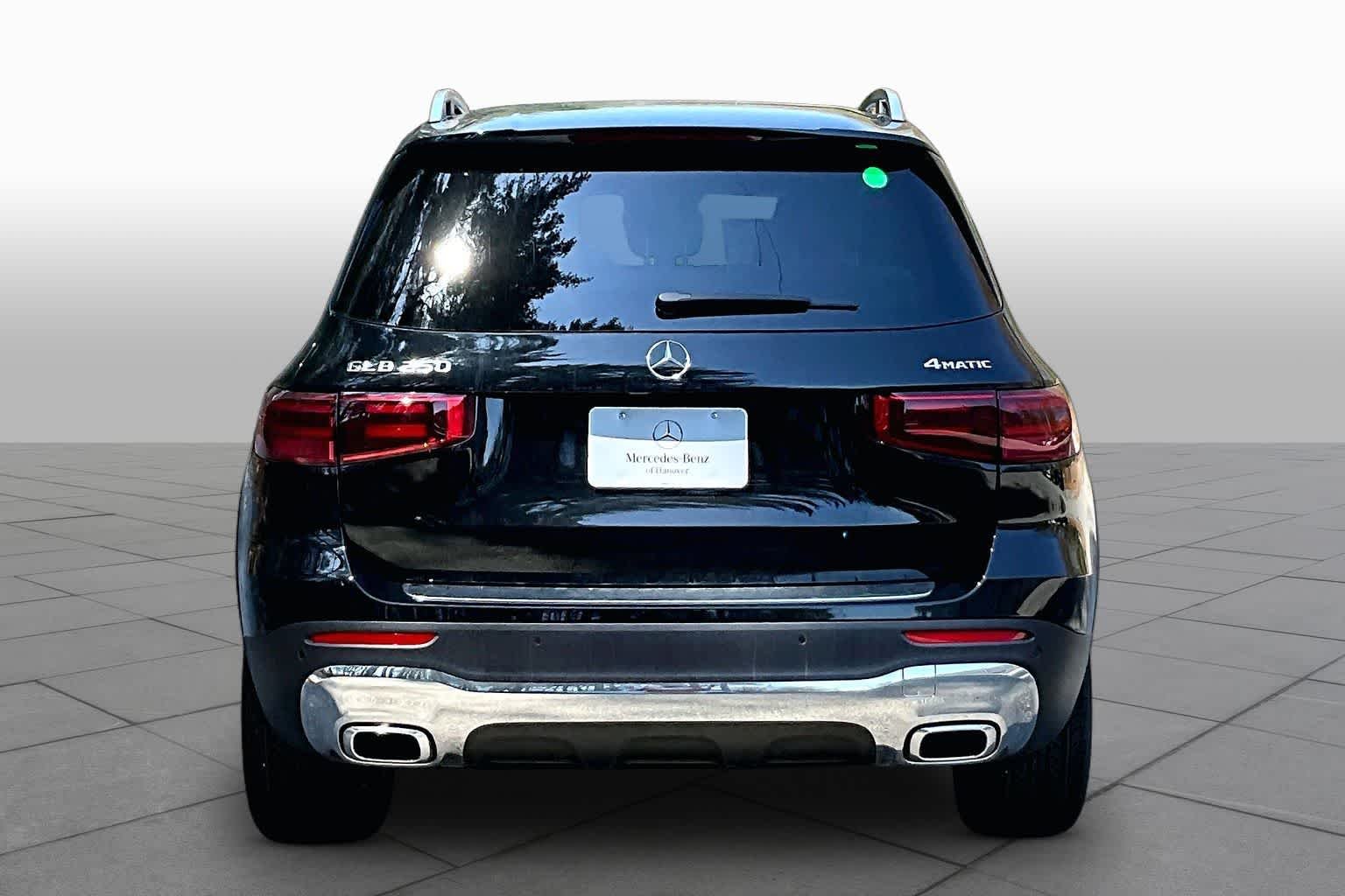 New 2026 Night Black Mercedes-Benz GLB 250 image 5